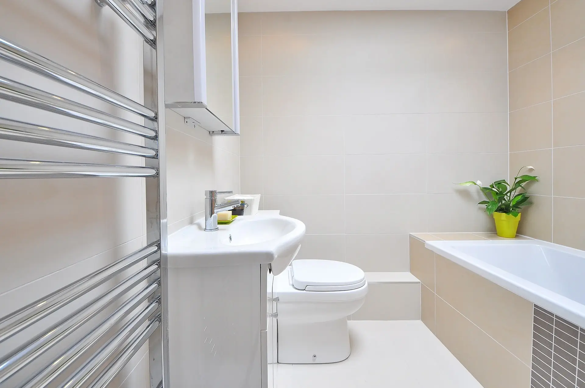 Fürdőszoba burkolás megfizethető árakon, kiváló referenciákkal. Kérjen helyszíni felmérést még ma!